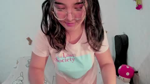 Snapshot of naoko_uwu chatting on December 17, 2024, 4:12 am Naoko online show from December 17, 2024, 4:12 am