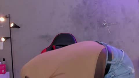 Naomi Blair online show from April 3, 2026, 3:26 am