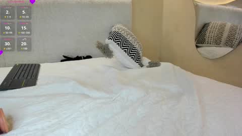 Snapshot of naomi_dasilva chatting on December 18, 2024, 10:24 pm Naomi online show from December 18, 2024, 10:24 pm