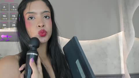 Snapshot of naomi_dasilva chatting on January 27, 2025, 1:26 am Naomi online show from January 27, 2025, 1:26 am