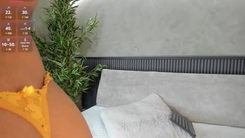 Snapshot of naomi_dasilva chatting on February 5, 2025, 7:53 pm Naomi online show from February 5, 2025, 7:53 pm