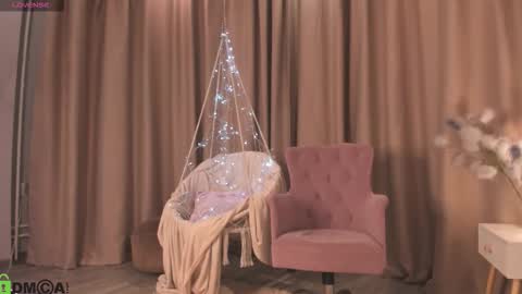 Naomi online show from October 4, 2025, 1:03 am