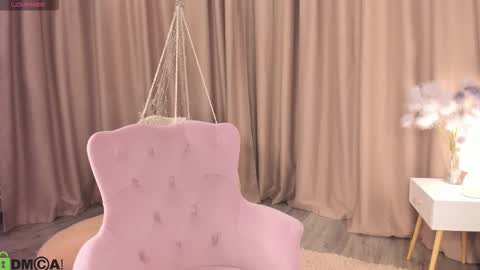 Naomi online show from October 9, 2025, 1:03 am