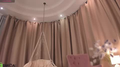 Naomi online show from October 15, 2025, 12:33 am