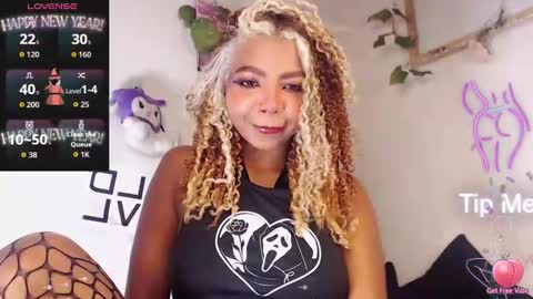 Snapshot of naomi_rider77 chatting on October 12, 2025, 9:19 am mara Jos online show from October 12, 2025, 9:19 am