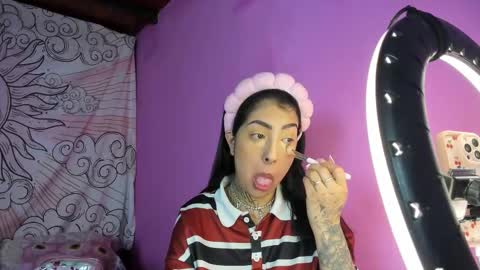 Snapshot of naomi_vallesteros chatting on September 24, 2025, 7:06 pm my main account is missnickeloo online show from September 24, 2025, 7:06 pm