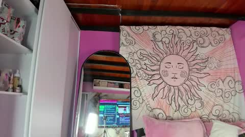 Snapshot of naomi_vallesteros chatting on September 29, 2025, 10:58 pm my main account is missnickeloo online show from September 29, 2025, 10:58 pm