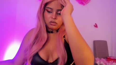 naomi_velour online show from May 21, 2026, 7:10 pm