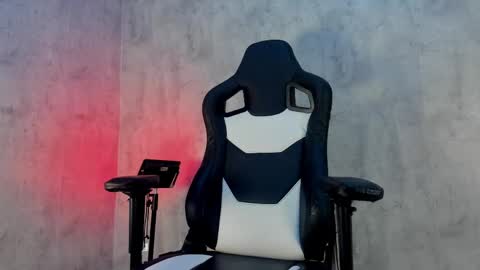Heidy  online show from May 27, 2026, 5:15 am