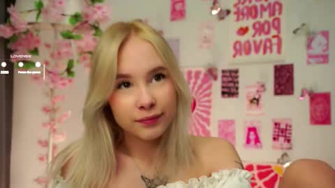 Snapshot of naomibry chatting on January 18, 2026, 11:03 am Angel online show from January 18, 2026, 11:03 am