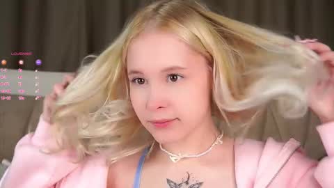 Snapshot of naomibry chatting on February 6, 2026, 1:14 pm Angel online show from February 6, 2026, 1:14 pm