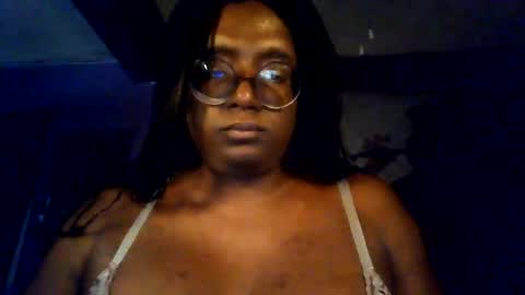 Snapshot of naomifux chatting on November 2, 2025, 8:22 pm Naomi online show from November 2, 2025, 8:22 pm