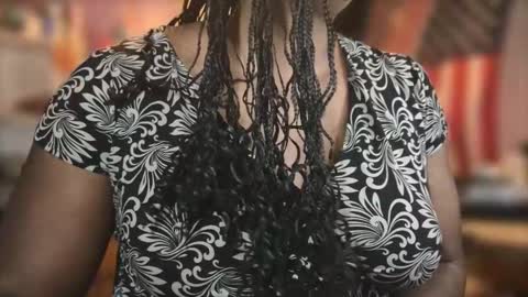 Snapshot of naomifux chatting on November 11, 2025, 8:36 am Naomi online show from November 11, 2025, 8:36 am