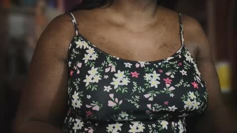 Snapshot of naomifux chatting on November 12, 2025, 10:15 am Naomi online show from November 12, 2025, 10:15 am