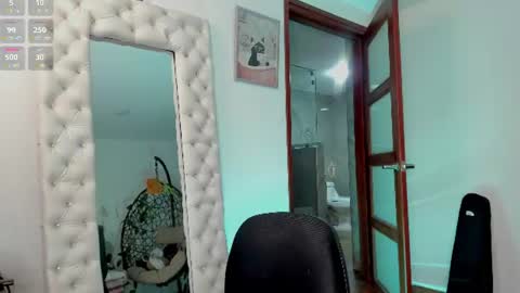 Snapshot of naomigarcia chatting on June 29, 2026, 2:18 am Naomi online show from June 29, 2026, 2:18 am