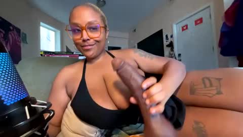 Naomigiirl6 online show from February 23, 2025, 4:35 pm