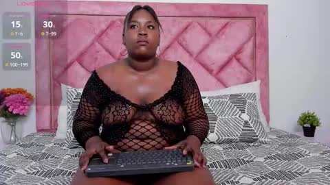 Snapshot of naomigrace_ chatting on October 3, 2025, 11:29 am naomigrace_ online show from October 3, 2025, 11:29 am