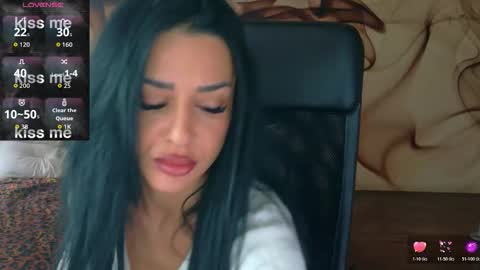 Snapshot of naomiscarlett chatting on November 7, 2025, 9:42 am NaomiScarlett online show from November 7, 2025, 9:42 am