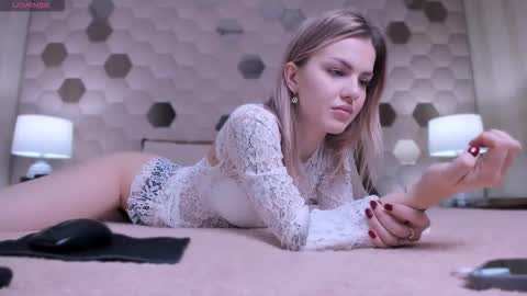 Naomi online show from November 8, 2025, 7:45 pm