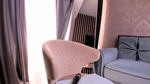 Naomi online show from November 15, 2025, 3:48 am