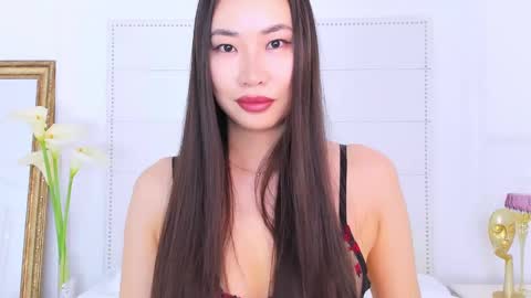 Snapshot of naomiyuu chatting on February 2, 2025, 1:12 am Naomi online show from February 2, 2025, 1:12 am