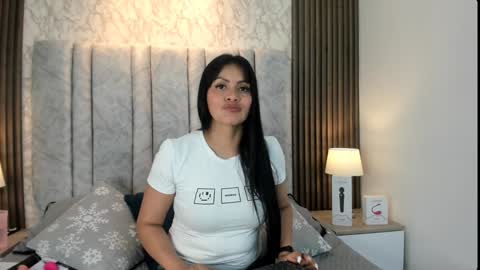 Naomy Smith online show from January 15, 2025, 7:23 pm