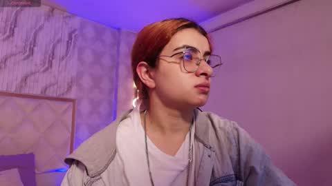 Naomy  online show from December 1, 2025, 3:11 am