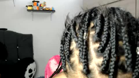 naomylux1 online show from May 27, 2026, 3:47 am