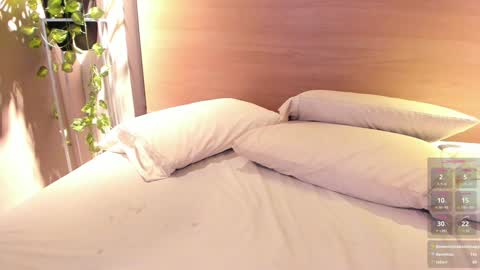 Naomy  online show from January 22, 2025, 1:20 am