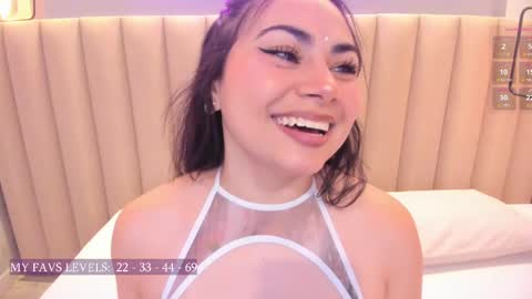 Naomy  online show from October 4, 2025, 9:46 pm