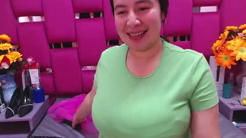 Snapshot of naomyprinces_ chatting on December 11, 2024, 8:39 pm Bulma Heidi online show from December 11, 2024, 8:39 pm