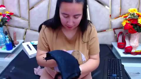 Snapshot of naomyprinces_ chatting on January 30, 2025, 2:36 pm Bulma Heidi online show from January 30, 2025, 2:36 pm