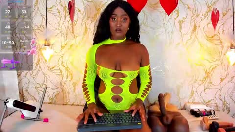 Snapshot of naomyy_cooper chatting on May 20, 2026, 8:59 pm Naomy online show from May 20, 2026, 8:59 pm