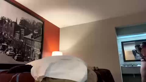 Snapshot of naples905 chatting on October 18, 2025, 10:32 pm Sexy99 online show from October 18, 2025, 10:32 pm