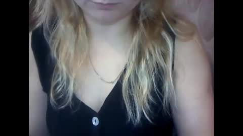 NarcisJill online show from October 22, 2025, 10:37 am