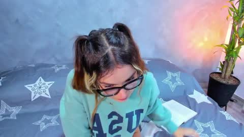 Nashly Fontana online show from March 26, 2026, 3:34 am