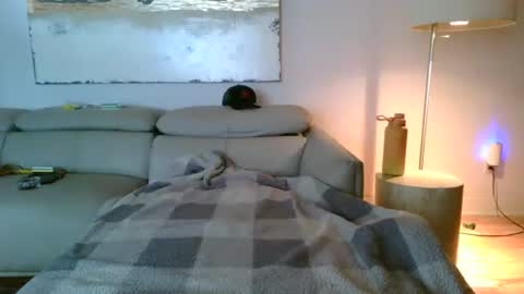 nassobout online show from October 26, 2025, 12:22 pm