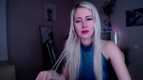 Snapshot of nastasya_cute chatting on December 9, 2024, 4:56 am Nastya online show from December 9, 2024, 4:56 am