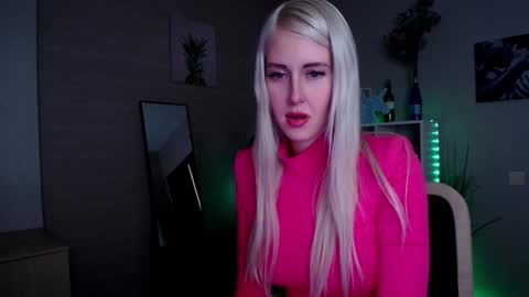 Snapshot of nastasya_cute chatting on December 19, 2024, 2:01 am Nastya online show from December 19, 2024, 2:01 am