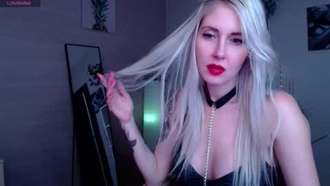 Snapshot of nastasya_cute chatting on February 18, 2025, 5:09 am Nastya online show from February 18, 2025, 5:09 am