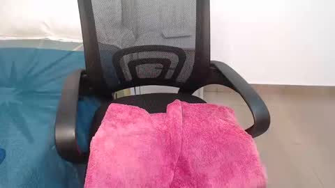 Snapshot of nasti_queen chatting on March 5, 2025, 4:34 am Mona online show from March 5, 2025, 4:34 am