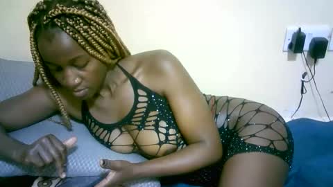 Marie online show from September 14, 2025, 7:35 pm