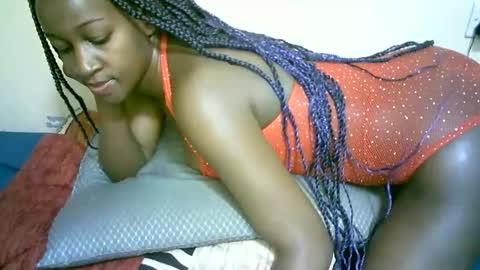 Marie online show from October 13, 2025, 7:03 pm