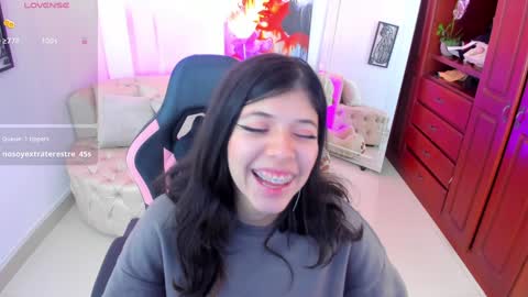 Snapshot of nataasha___ chatting on December 23, 2024, 6:44 am NATASHA online show from December 23, 2024, 6:44 am