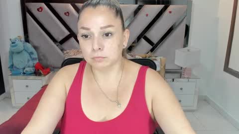 natalia5560 online show from October 6, 2025, 12:35 pm