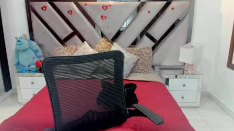 natalia5560 online show from October 12, 2025, 1:21 pm