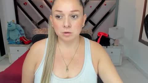 natalia5560 online show from October 14, 2025, 1:23 pm