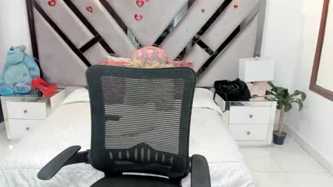 natalia5560 online show from November 25, 2025, 2:06 pm