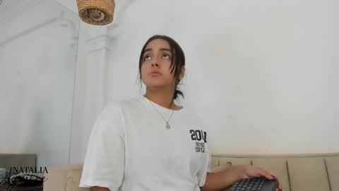 Naty  online show from November 18, 2025, 12:09 pm