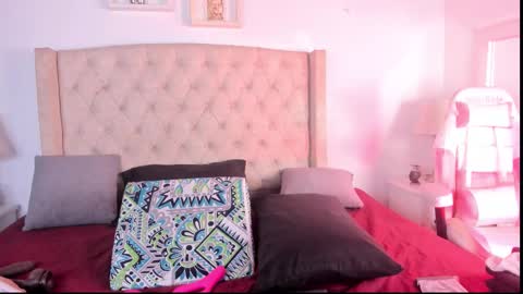 Natalia online show from November 5, 2025, 3:39 am